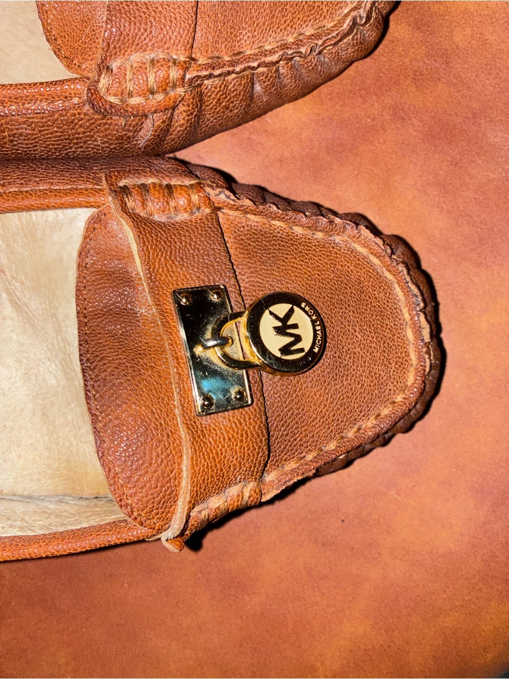 Michael Kors Tan Leather driving Mocs Loafers with Gold MK Disc sz 9